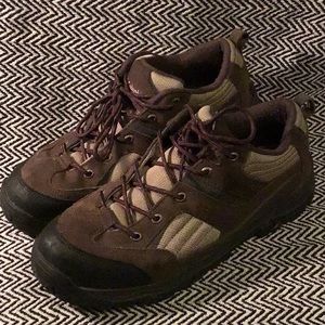 Columbia hiking razor ridge low boots size 14
